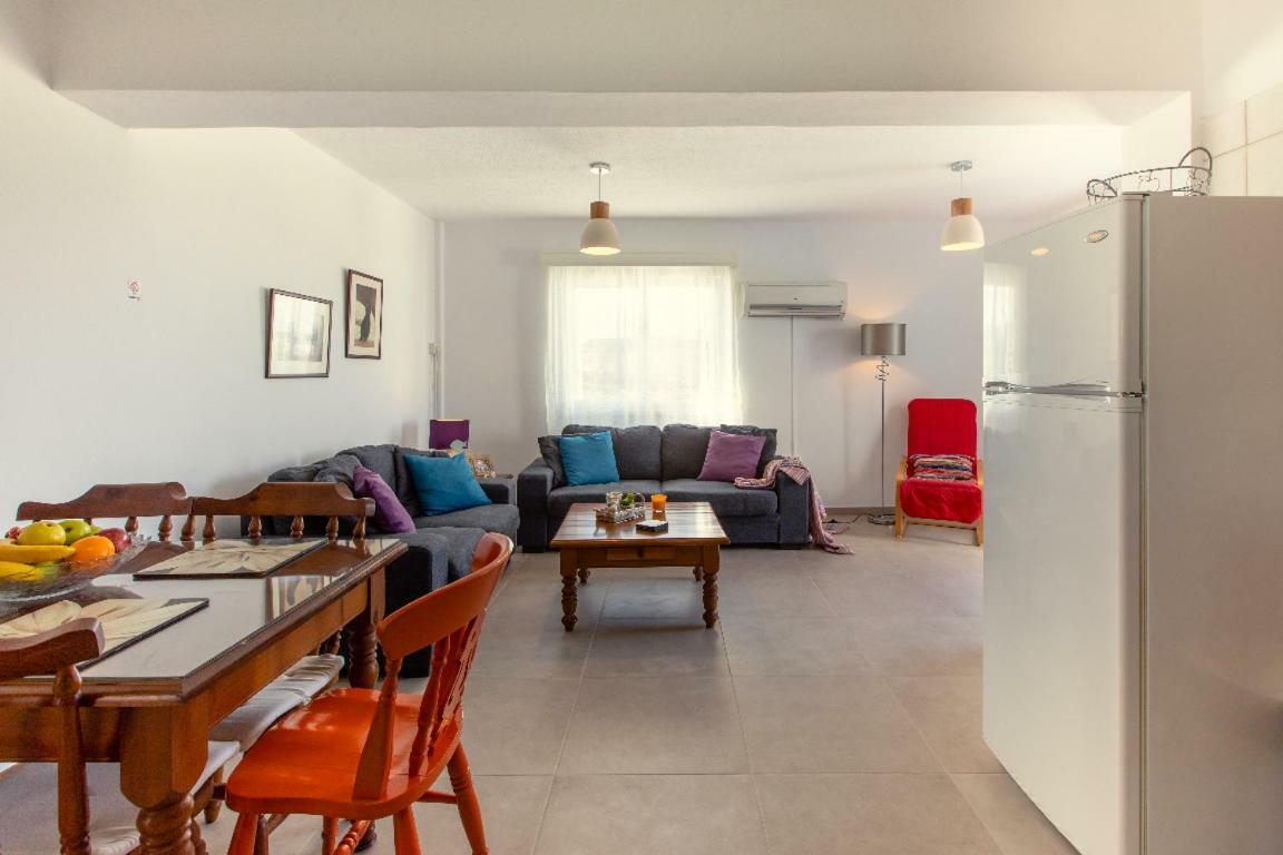 Ferienwohnung Jimmy'S Flat Paralimni Exterior foto